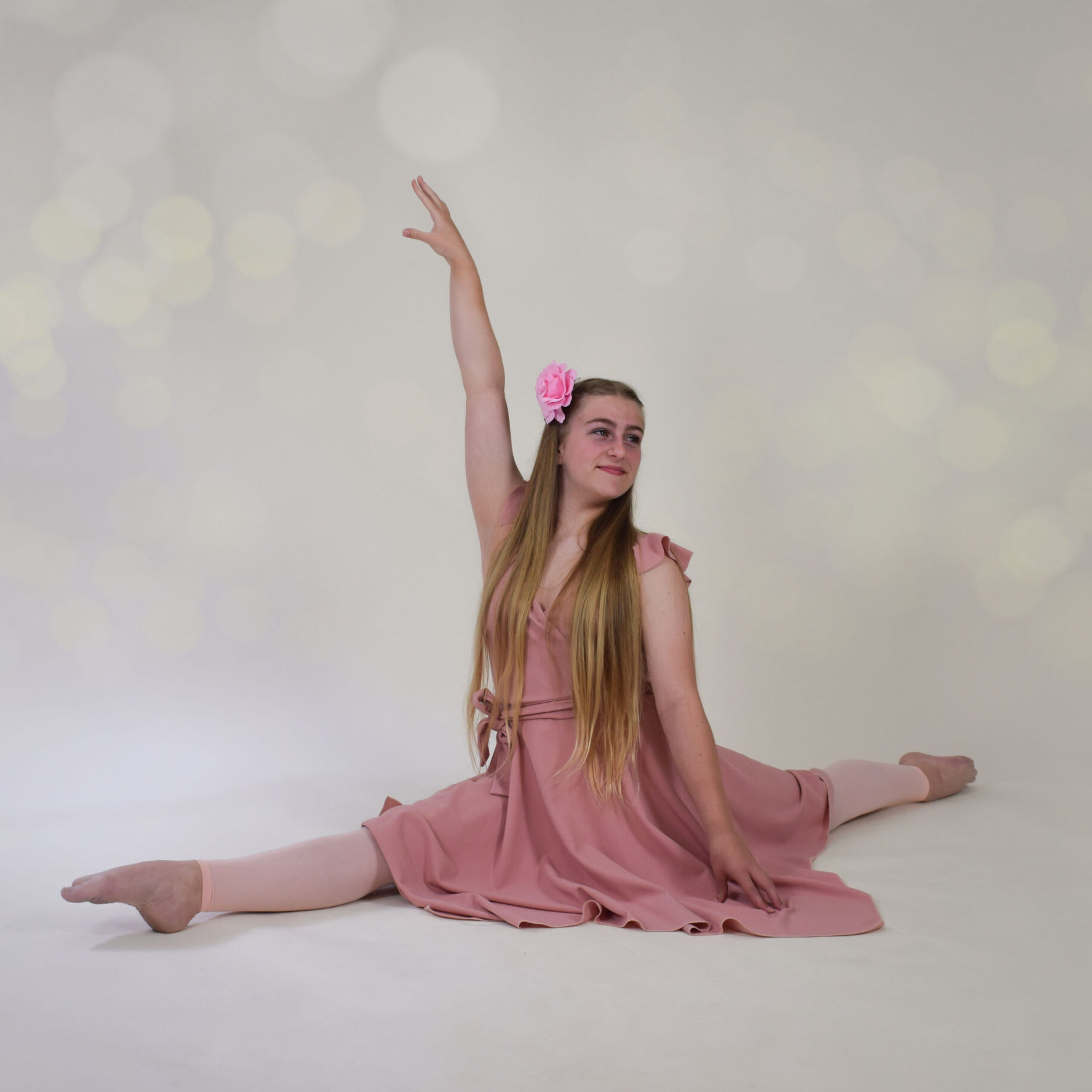 Lyrical dancer doing the splits at SK Dance Studio, Shevington, Wigan